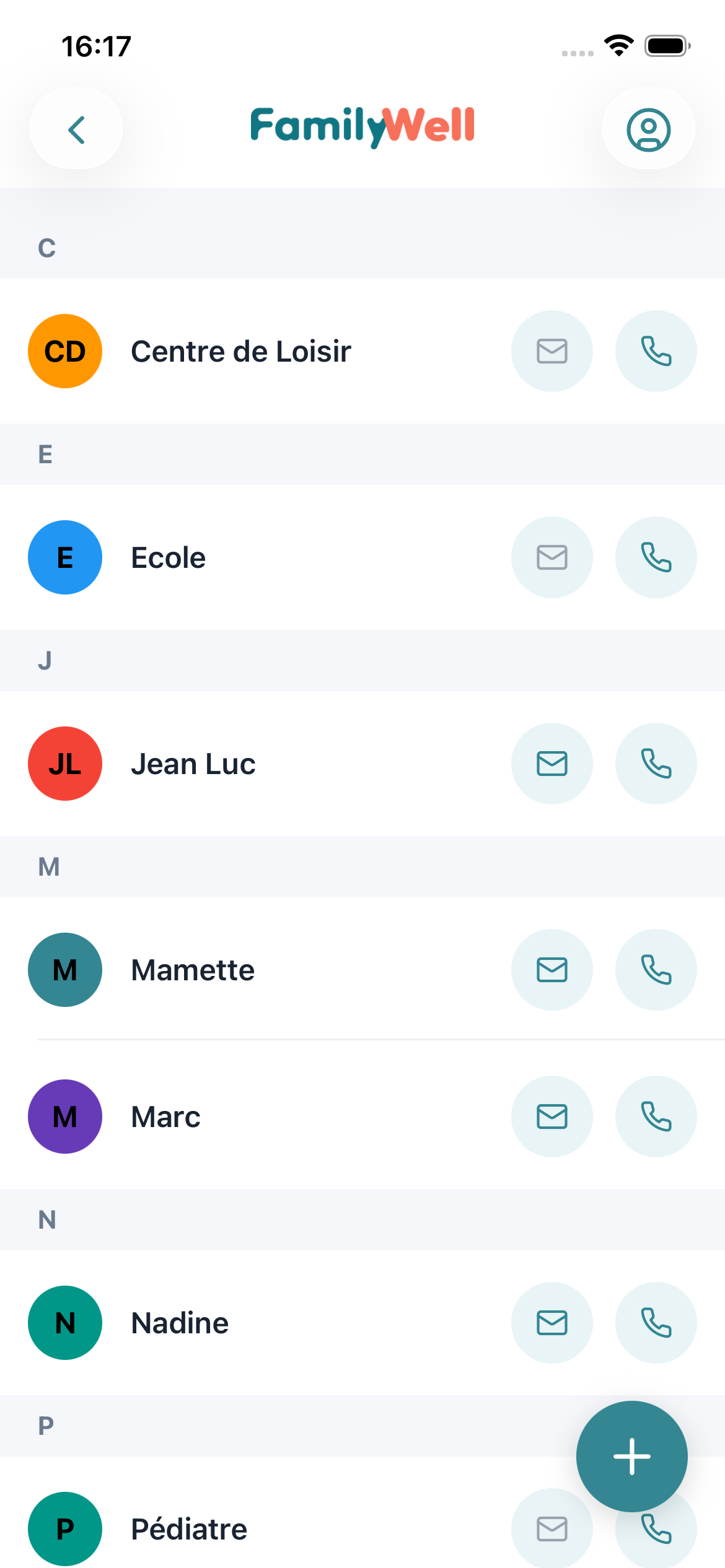 Carnet de contacts commun FamilyWell — répertoire partagé avec médecins, école et nounous accessible par toute la famille sur Android